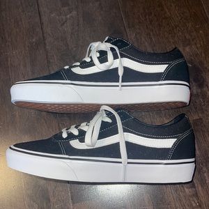 Women’s Vans Old Skool Classic Sneakers